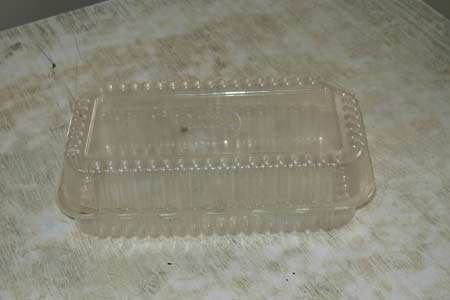 Прозрачные пластиковые коробочки из-под кондитерских изделий для рассады